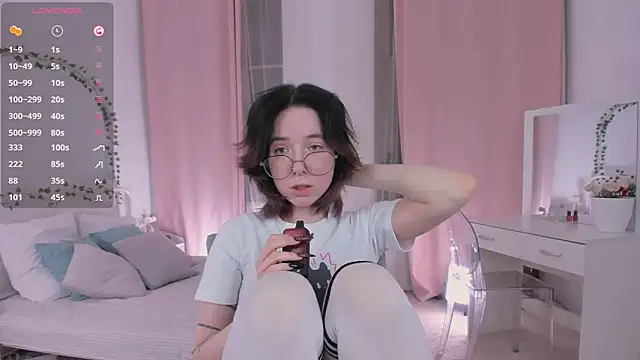 Snapshot of lilithlunna chatting on 02-27-25, 01:19 lilithlunna online show from 02-27-25, 01:19