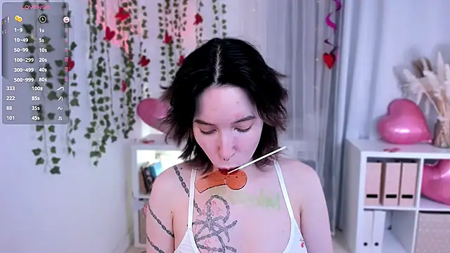 Snapshot of lilithlunna chatting on 02-14-25, 07:33 lilithlunna online show from 02-14-25, 07:33