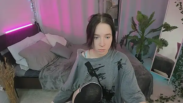 Snapshot of lilithlunna chatting on 09-26-25, 02:24 lilithlunna online show from 09-26-25, 02:24