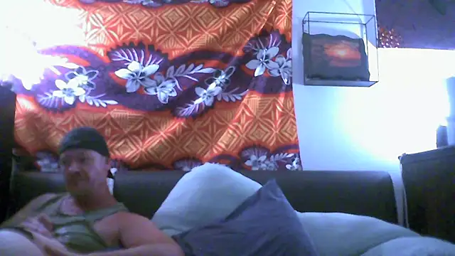 Snapshot of lara1105 chatting on 02-06-25, 04:47 lara1105 online show from 02-06-25, 04:47