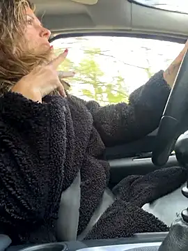 sansan2411 online show from 03-29-26, 01:35