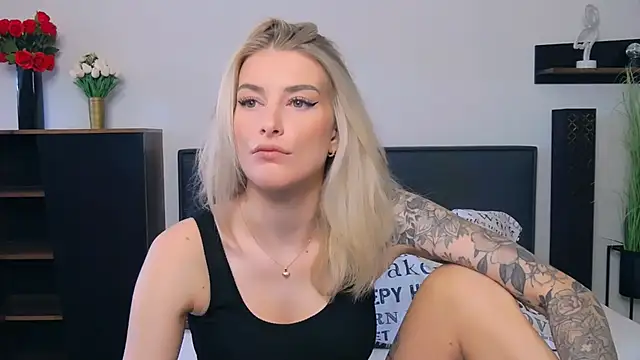 Lia Benini online show from 03-19-26, 01:11