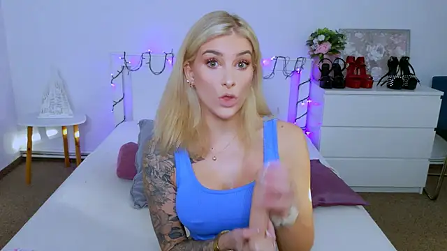 Snapshot of Lia_Benini chatting on 01-07-26, 09:25 Lia Benini online show from 01-07-26, 09:25