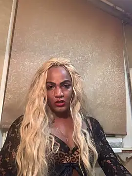 Snapshot of The-Beyonce chatting on 01-03-25, 04:22 The-Beyonce online show from 01-03-25, 04:22