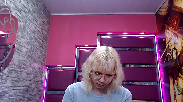 perfectlump online show from 10-18-25, 01:57