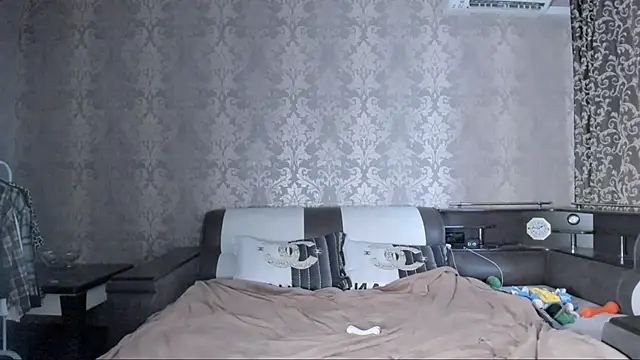 Snapshot of Agnes_Allenn chatting on 09-25-25, 07:14 Agnes Allenn online show from 09-25-25, 07:14