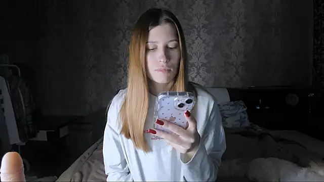 Snapshot of Agnes_Allenn chatting on 10-06-25, 10:05 Agnes Allenn online show from 10-06-25, 10:05