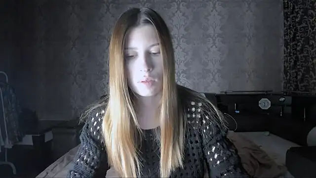 Snapshot of Agnes_Allenn chatting on 10-05-25, 10:28 Agnes Allenn online show from 10-05-25, 10:28