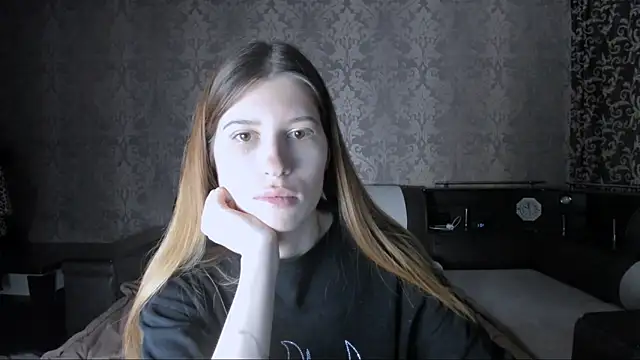 Snapshot of Agnes_Allenn chatting on 10-13-25, 11:01 Agnes Allenn online show from 10-13-25, 11:01