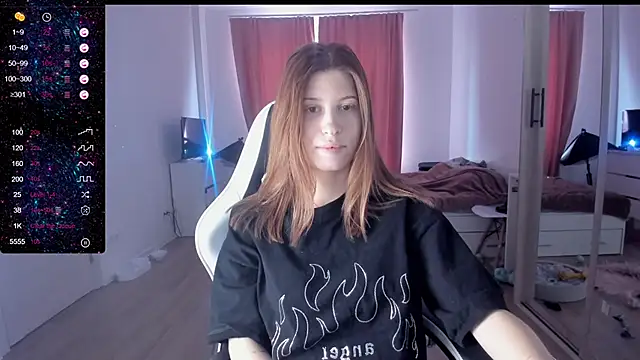 Snapshot of Agnes_Allenn chatting on 02-19-25, 10:56 Agnes Allenn online show from 02-19-25, 10:56