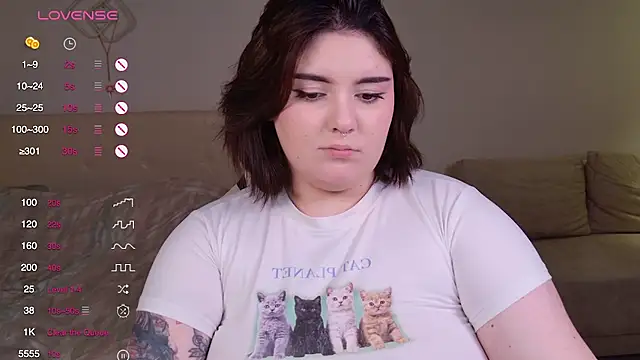 YumiYammy online show from 12-04-25, 08:19