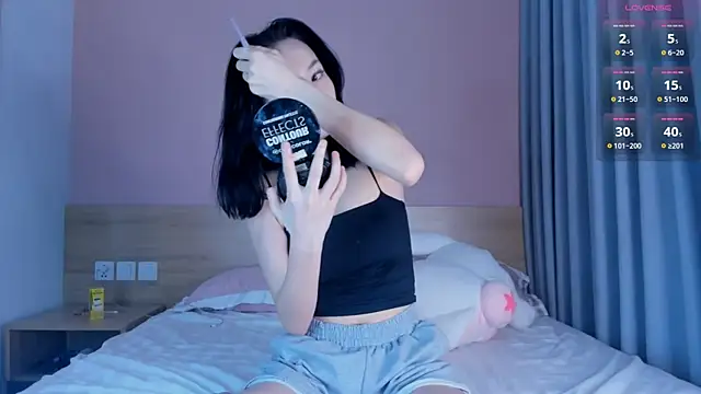 queenasian online show from 02-17-25, 06:20