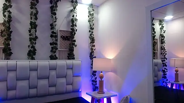 Snapshot of Miaa_gh1 chatting on 05-27-26, 11:17 Miaa gh1 online show from 05-27-26, 11:17