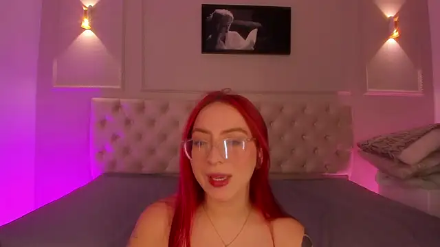 Snapshot of anniemartinezz chatting on 09-14-25, 01:33 anniemartinezz online show from 09-14-25, 01:33