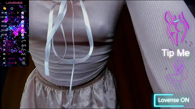 Snapshot of TinaByrd chatting on 01-07-25, 09:07 TinaByrd online show from 01-07-25, 09:07