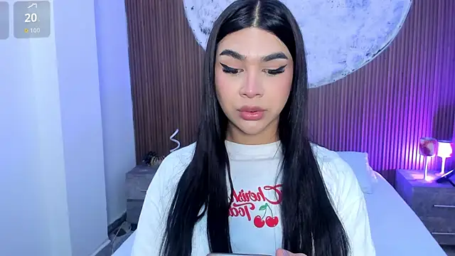 Snapshot of RoseCassie chatting on 05-12-26, 02:01 RoseCassie online show from 05-12-26, 02:01