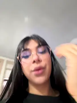 RoseCassie online show from 11-20-25, 01:12