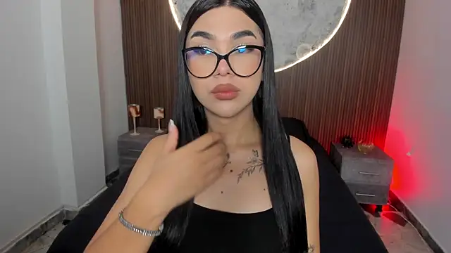 RoseCassie online show from 04-01-26, 01:41