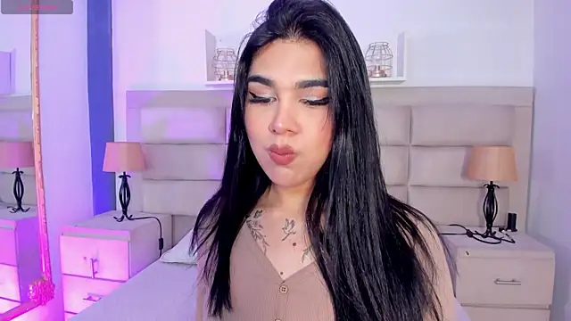 RoseCassie online show from 10-06-25, 01:34