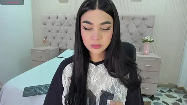 Snapshot of RoseCassie chatting on 04-29-26, 01:48 RoseCassie online show from 04-29-26, 01:48