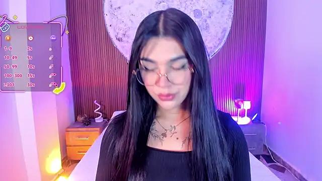 Snapshot of RoseCassie chatting on 06-10-26, 01:34 RoseCassie online show from 06-10-26, 01:34