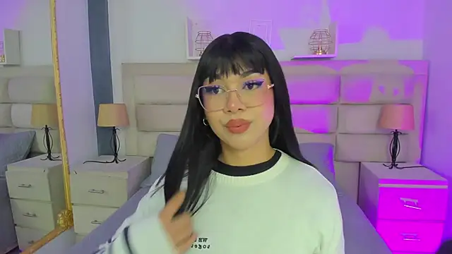 RoseCassie online show from 03-18-25, 12:39