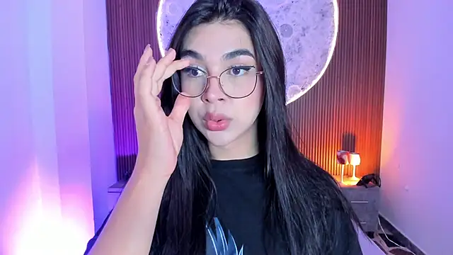 Snapshot of RoseCassie chatting on 06-01-26, 01:00 RoseCassie online show from 06-01-26, 01:00