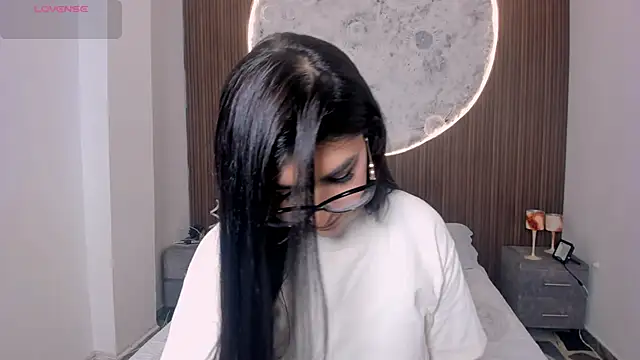 RoseCassie online show from 04-10-26, 01:29