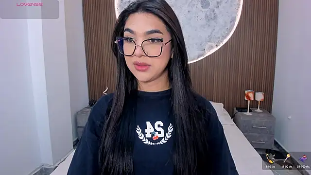 Snapshot of RoseCassie chatting on 04-22-26, 01:40 RoseCassie online show from 04-22-26, 01:40