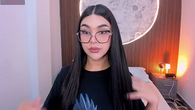 Snapshot of RoseCassie chatting on 05-05-26, 01:25 RoseCassie online show from 05-05-26, 01:25