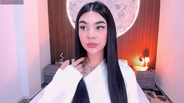 Snapshot of RoseCassie chatting on 05-04-26, 01:47 RoseCassie online show from 05-04-26, 01:47