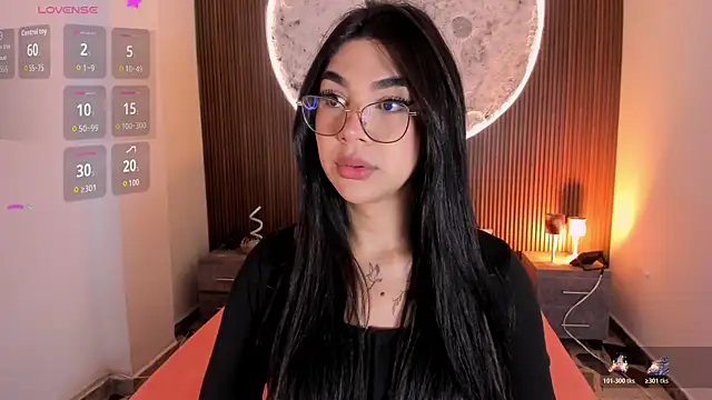 Snapshot of RoseCassie chatting on 05-07-26, 01:36 RoseCassie online show from 05-07-26, 01:36