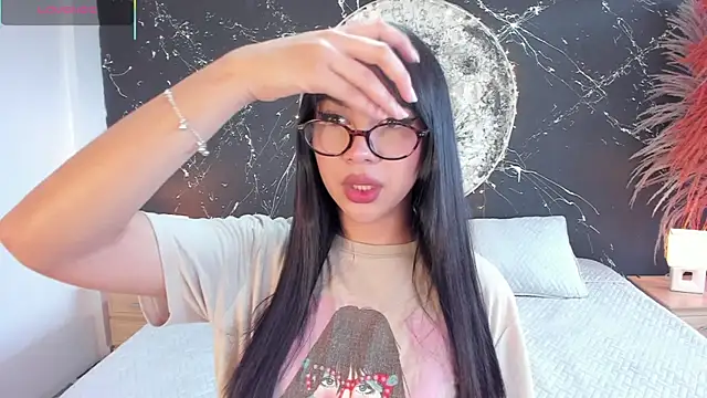 RoseCassie online show from 12-17-25, 02:00