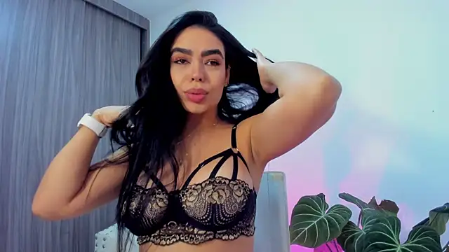 Sara Leblanc online show from 11-18-25, 04:10