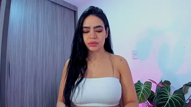 Sara Leblanc online show from 10-21-25, 02:49