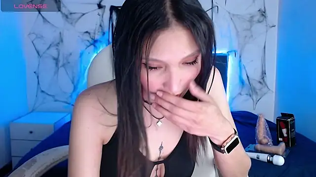 mia collens online show from 10-23-25, 03:38