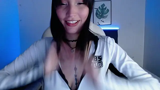 mia collens online show from 12-13-25, 11:00