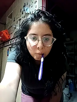 Snapshot of valentina568 chatting on 10-21-25, 03:39 valentina568 online show from 10-21-25, 03:39