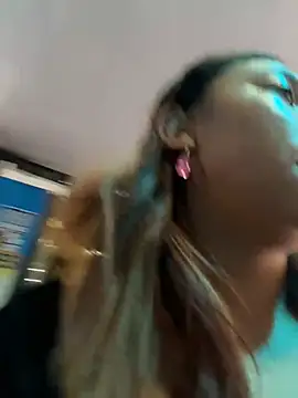 lauraltt online show from 11-30-25, 07:03