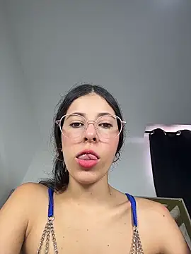 evaFiore online show from 06-18-26, 07:41