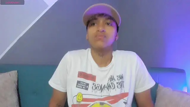 Snapshot of Dominick_jones chatting on 03-02-25, 01:31 Dominick jones online show from 03-02-25, 01:31