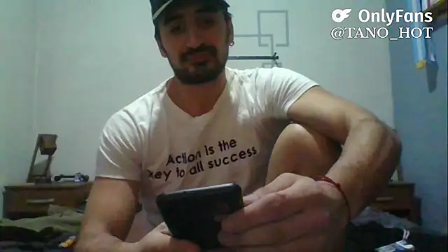 Snapshot of italianbighorse22 chatting on 10-12-25, 01:29 italianbighorse22 online show from 10-12-25, 01:29