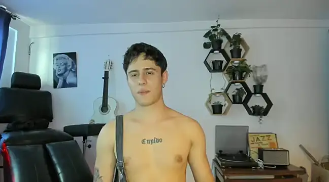 Snapshot of Antonello_Vannucci chatting on 02-25-25, 09:37 Antonello Vannucci online show from 02-25-25, 09:37