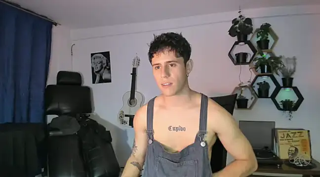 Snapshot of Antonello_Vannucci chatting on 02-24-25, 11:41 Antonello Vannucci online show from 02-24-25, 11:41