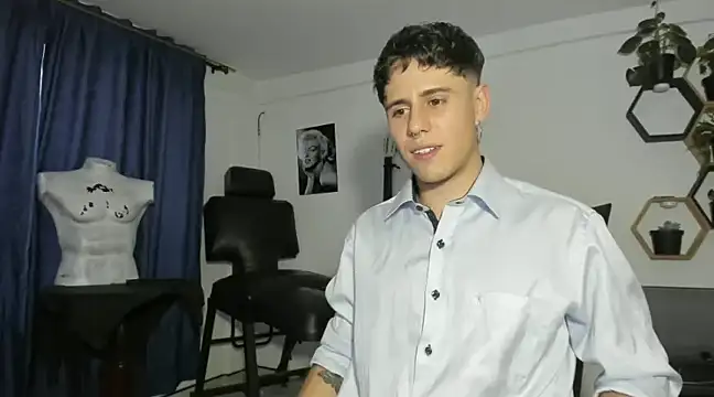 Snapshot of Antonello_Vannucci chatting on 03-08-25, 11:18 Antonello Vannucci online show from 03-08-25, 11:18