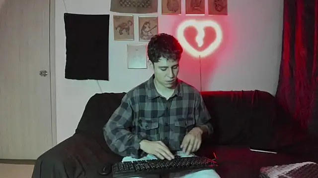 Snapshot of Antonello_Vannucci chatting on 01-03-25, 01:46 Antonello Vannucci online show from 01-03-25, 01:46