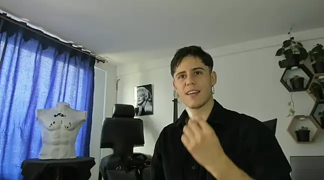 Snapshot of Antonello_Vannucci chatting on 03-12-25, 06:32 Antonello Vannucci online show from 03-12-25, 06:32