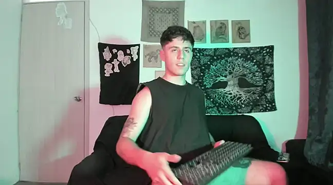 Snapshot of Antonello_Vannucci chatting on 01-22-25, 09:21 Antonello Vannucci online show from 01-22-25, 09:21