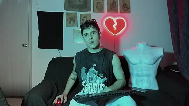 Snapshot of Antonello_Vannucci chatting on 01-01-25, 08:47 Antonello Vannucci online show from 01-01-25, 08:47