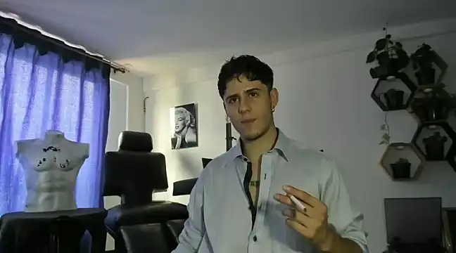 Snapshot of Antonello_Vannucci chatting on 03-14-25, 07:12 Antonello Vannucci online show from 03-14-25, 07:12